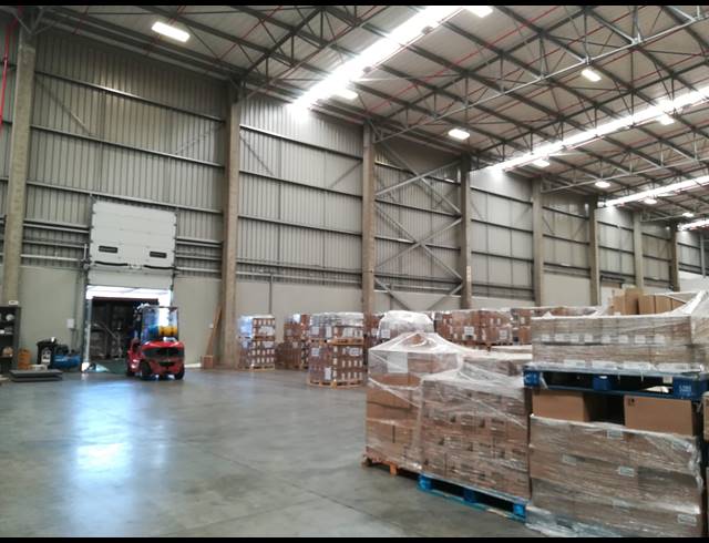 3,280M² WAREHOUSE TO LET IN LINBRO PARK